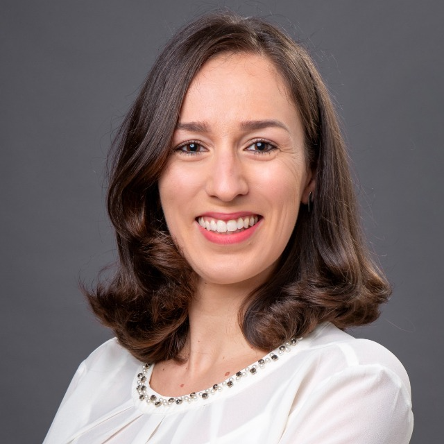 Dra. Cecília Machado Henriques
